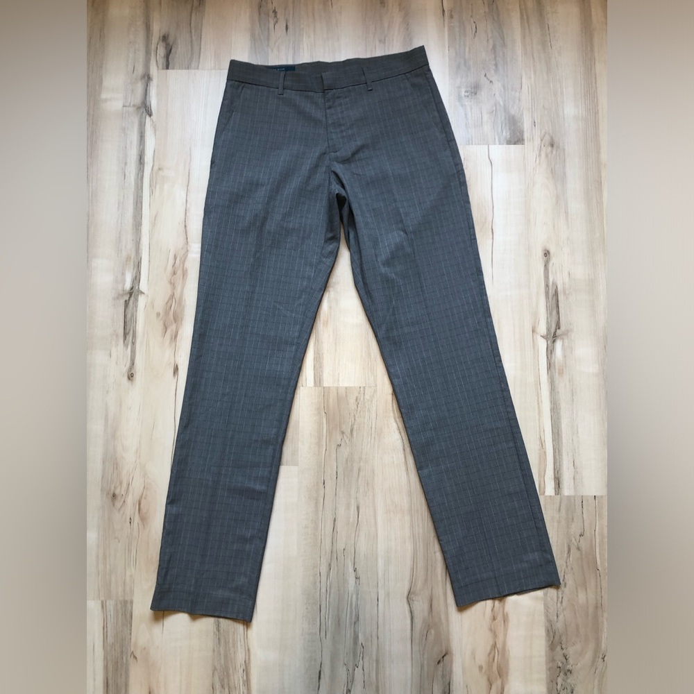 Perry Ellis Slim Fit Stretch Light Gray Windowpane Dress Pants W30” x L32”
